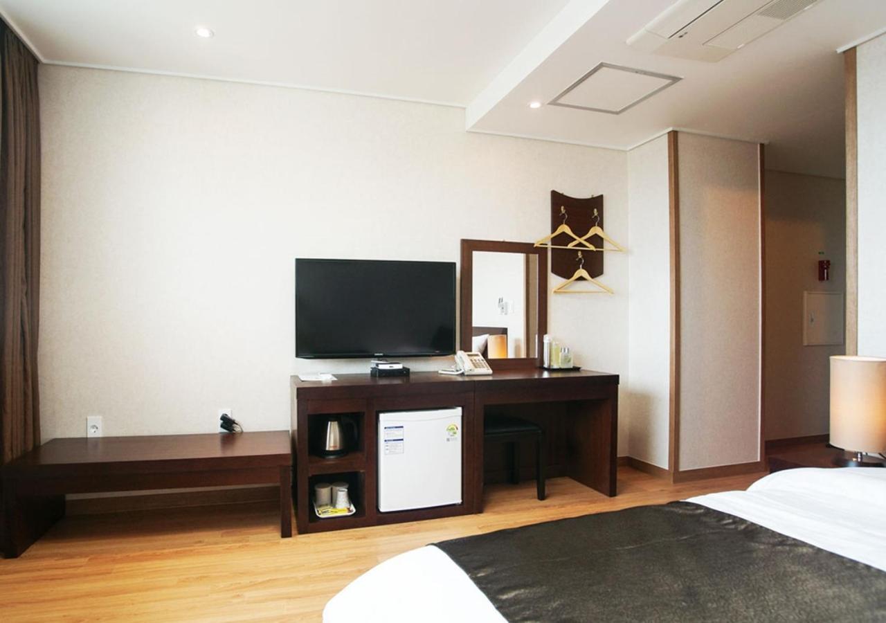 Iris Hotel Seogwipo Ngoại thất bức ảnh
